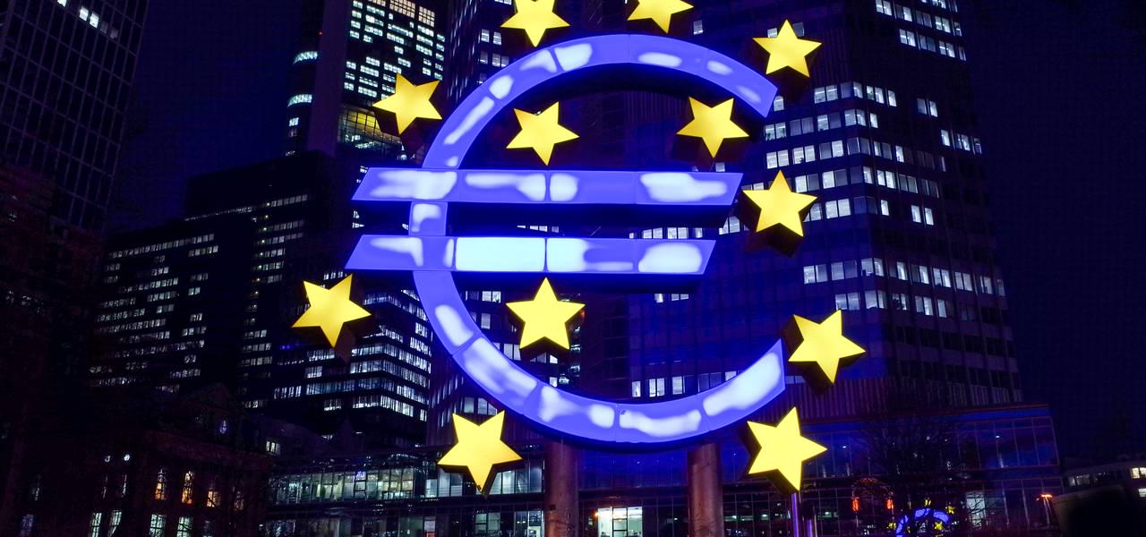 Euro Menunggu Indikator Keyakinan Konsumen